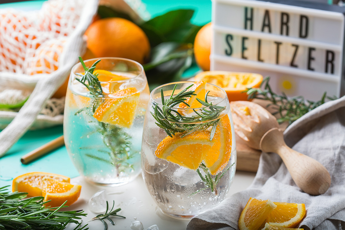 Hard Seltzer invaden las góndolas con sabores refrescantes y bajo contenido alcohólico